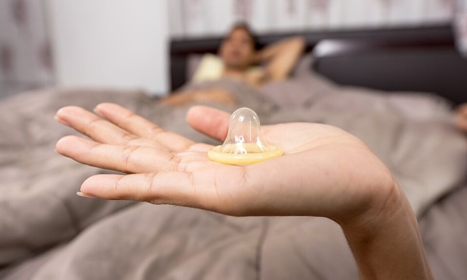 Kondom und Gleitgel bei Erregung